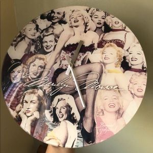 Marilyn Monroe clock
